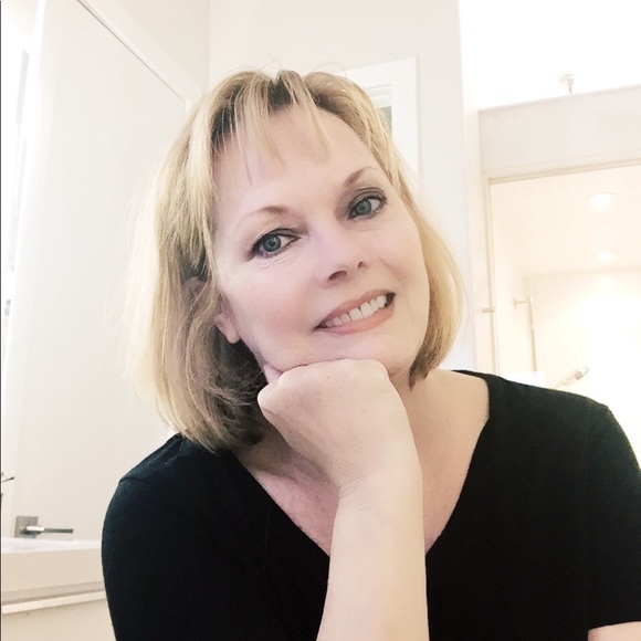 Meet your Posher, Denese - Picture 1 of 1